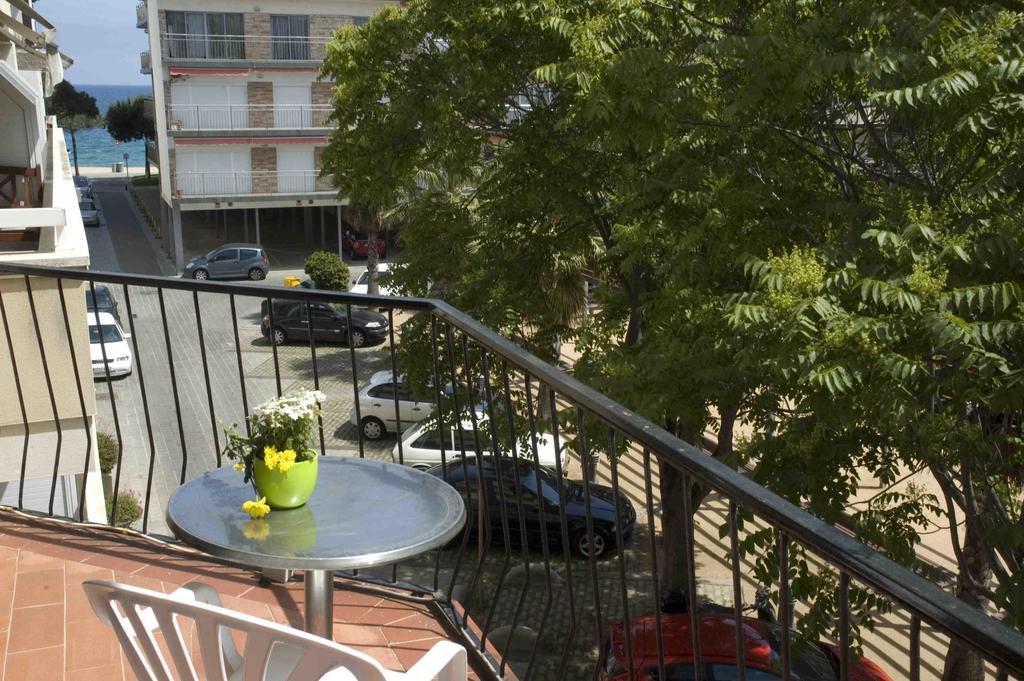 Hostal La Marina Platja d'Aro Bagian luar foto